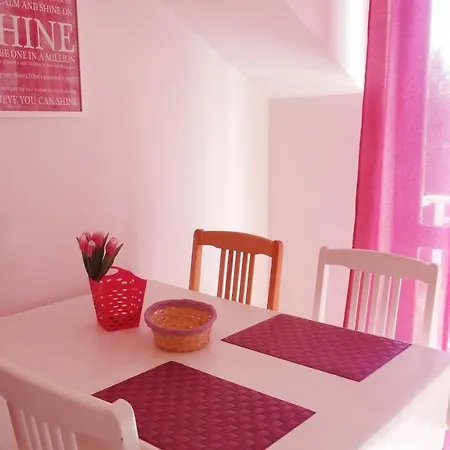 Cute Near The Sea Apartman *