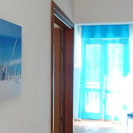 Cute Near The Sea Apartman