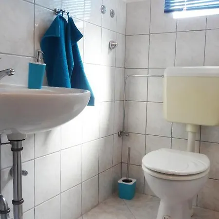 Apartman Cute Near The Sea Slatine