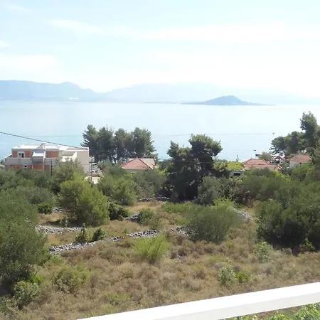Cute Near The Sea Apartman